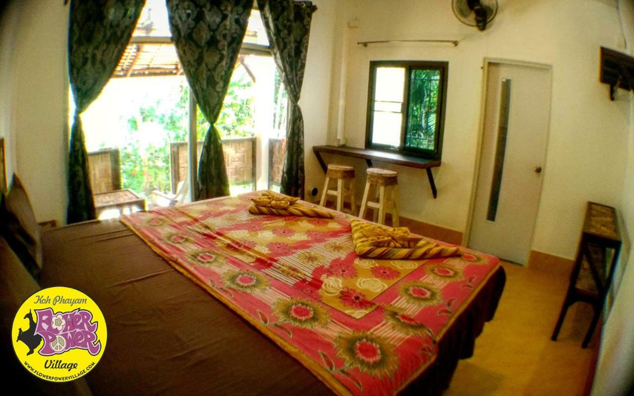 Flower Power Farm Village Koh Phayam Extérieur photo
